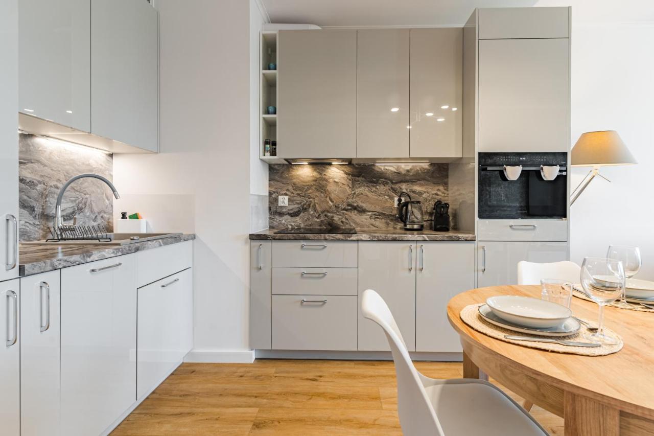 Golden Reagan By Aparo - Nowy Apartament, Winda, Lozeczko Turystyczne, Plaza 500m, Balkon, 2 Sypialnie Oraz Salon, Rowerownia, Biurko Apartment