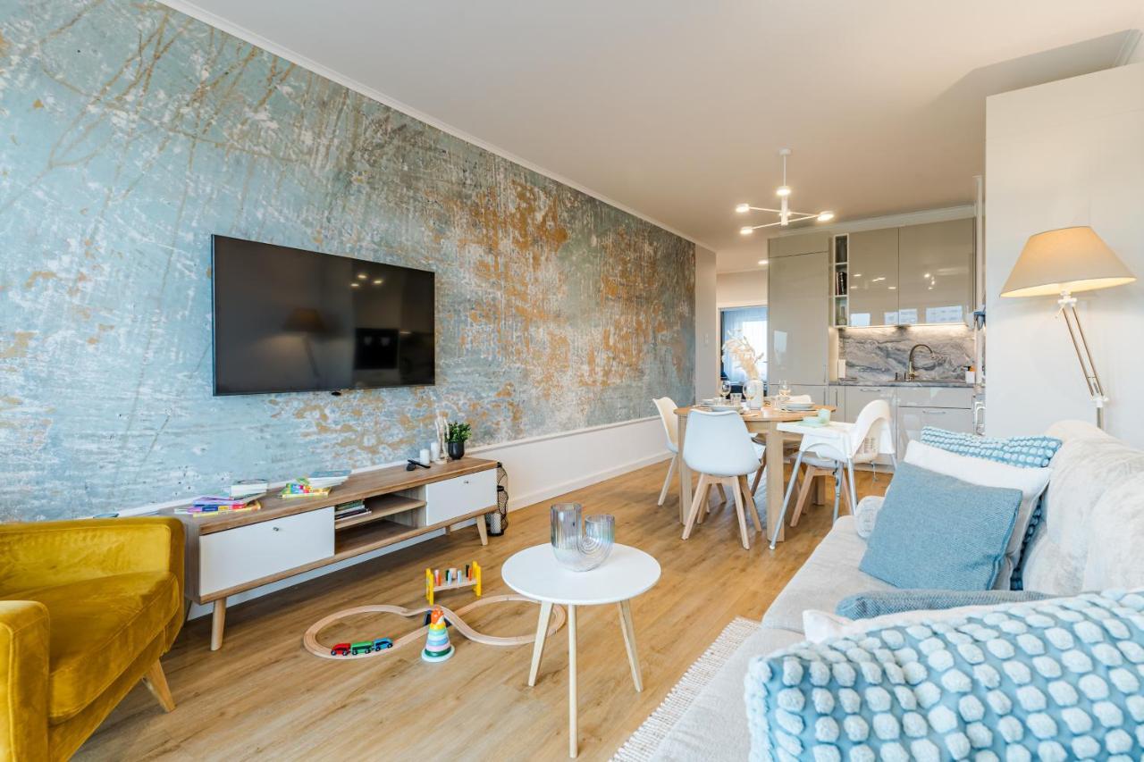 Golden Reagan By Aparo - Nowy Apartament, Winda, Lozeczko Turystyczne, Plaza 500m, Balkon, 2 Sypialnie Oraz Salon, Rowerownia, Biurko Apartment
