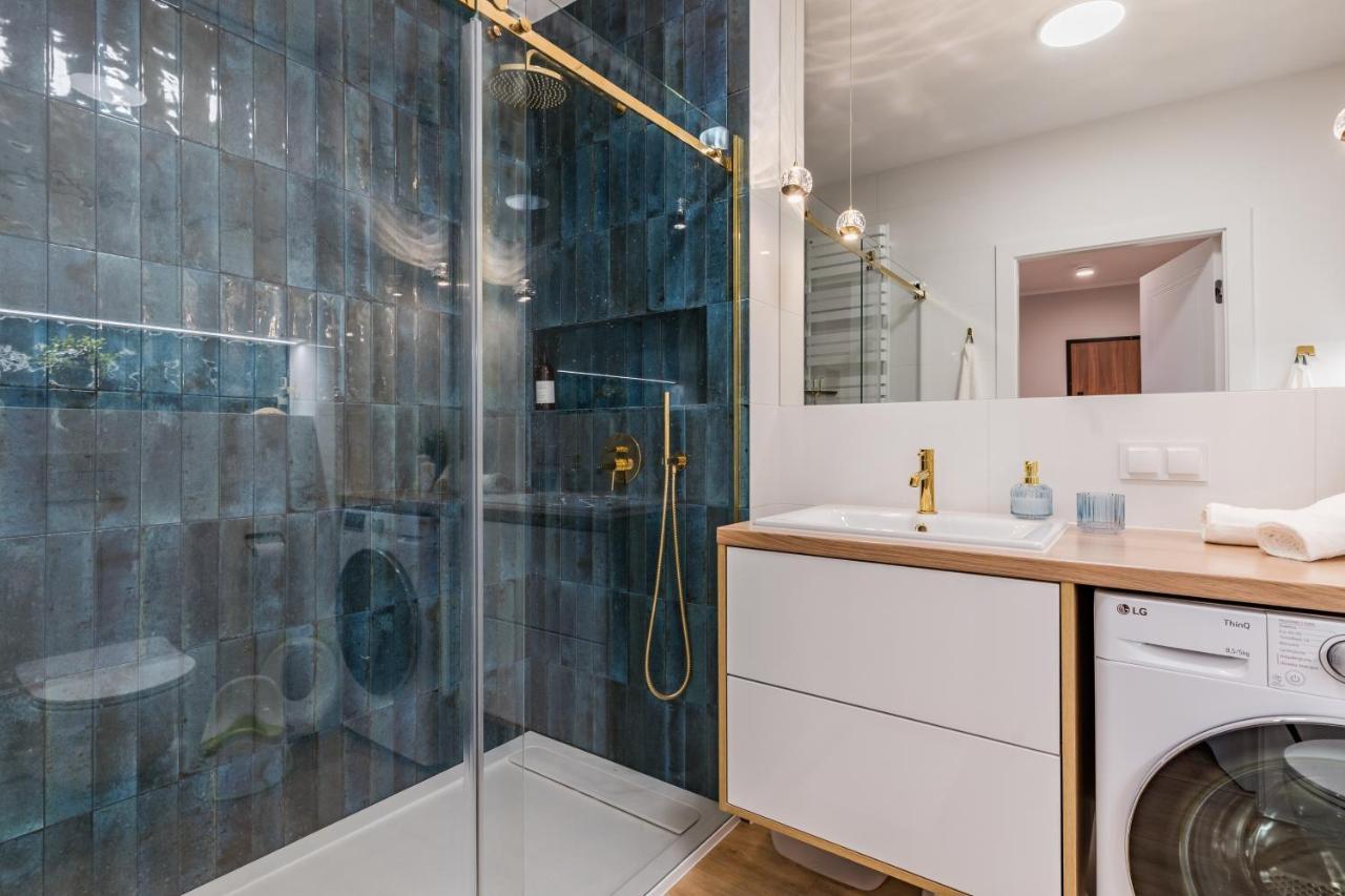 Golden Reagan By Aparo - Nowy Apartament, Winda, Lozeczko Turystyczne, Plaza 500m, Balkon, 2 Sypialnie Oraz Salon, Rowerownia, Biurko Gdansk
